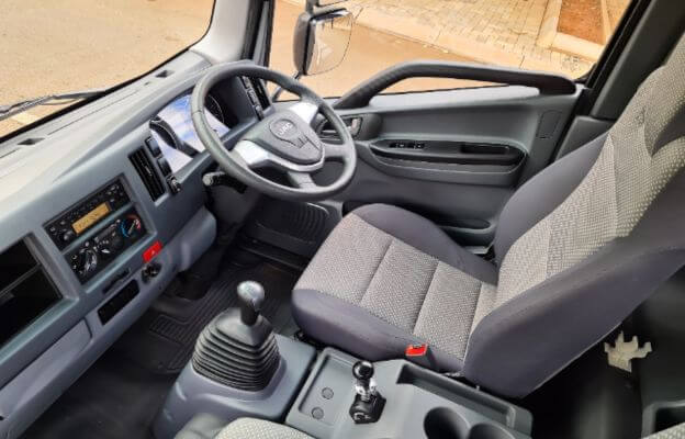affordable-and-versatile-commercial-vehicle-jac-n-truck-interior